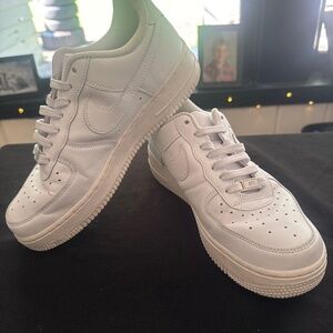 Nike Air Force 1- Triple White